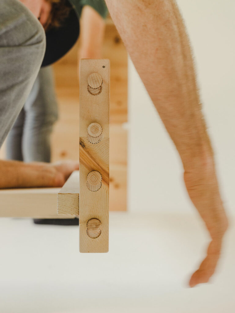 Aufbau Bettrahmen Zirbe