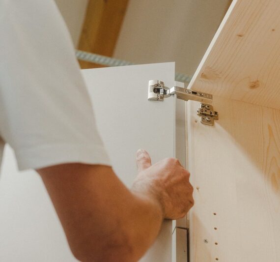 Produktion Möbel Schranktür